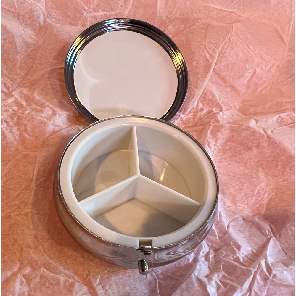 Round Decorative Pill Case/Box - Picture 5 of 8